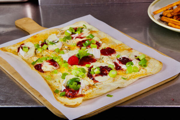 flammenkuchen-camembert-marmelade